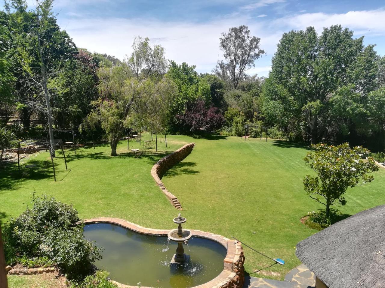 Moon And Sixpence Garden Guest House Мулдесдрифт Экстерьер фото